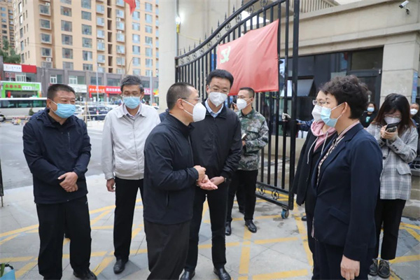 副市长卢俊峰带队赴尖草坪区调研疫情防控相关工作