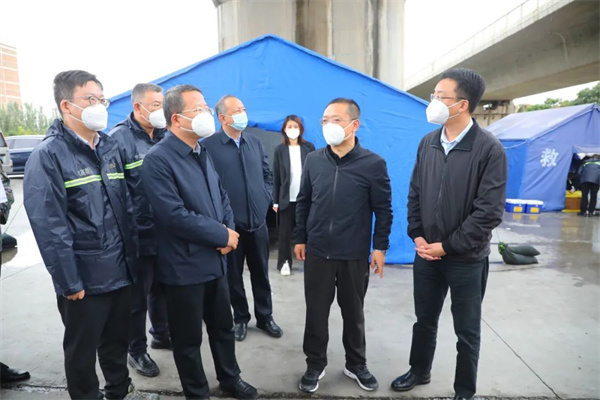 副市长卢俊峰带队赴尖草坪区调研疫情防控相关工作