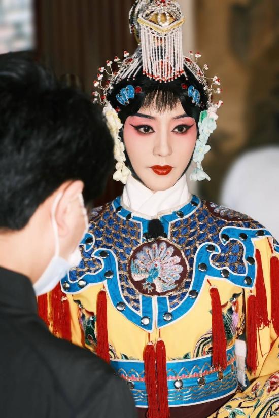 王智《拿手好戏》弘扬传统文化 三段经典京剧展多面实力