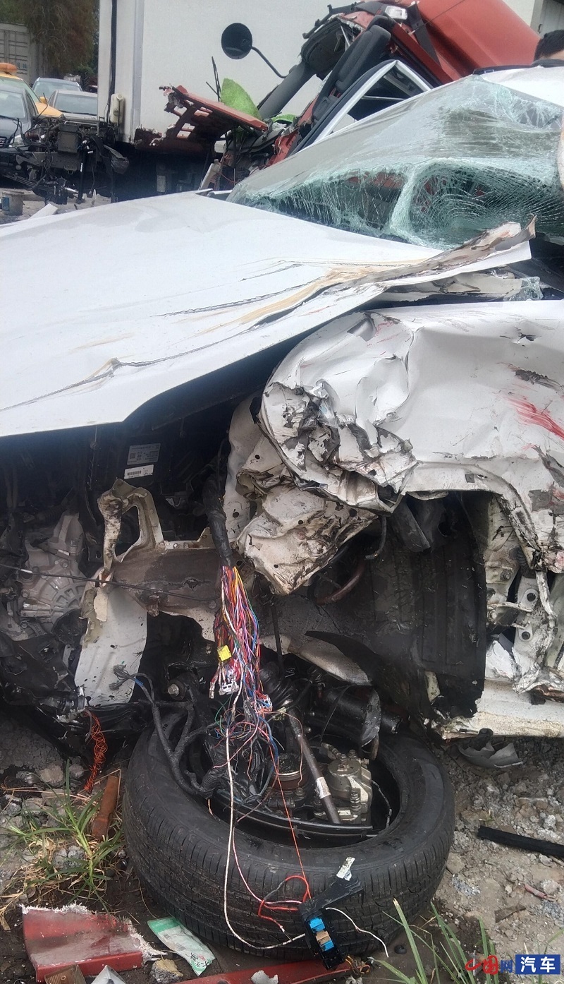 北京现代ix35发生交通事故 副驾安全气囊未弹出致乘客身亡