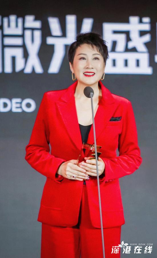 张凯丽获“年度口碑演员”实至名归 亮相微博视界大会见证行业荣耀