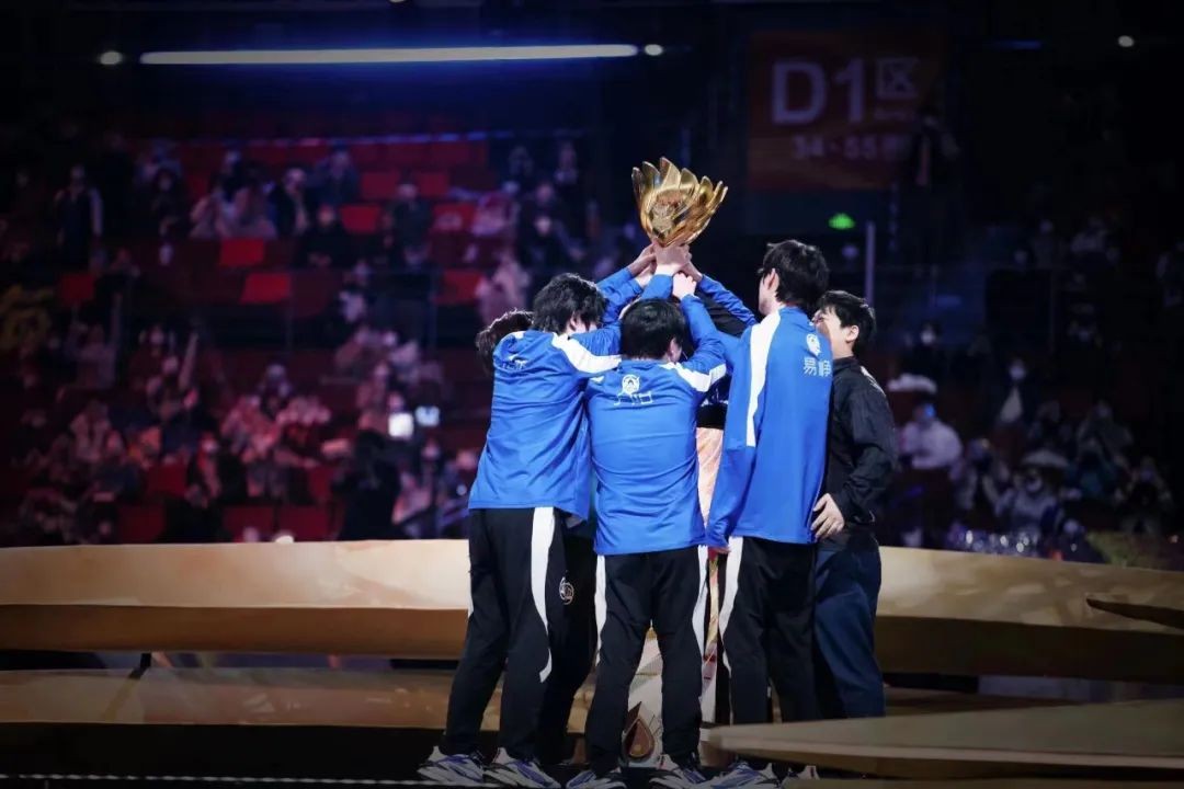 武汉eStarPro获2022年王者荣耀世界冠军杯冠军，成KPL史上首支“八冠王”