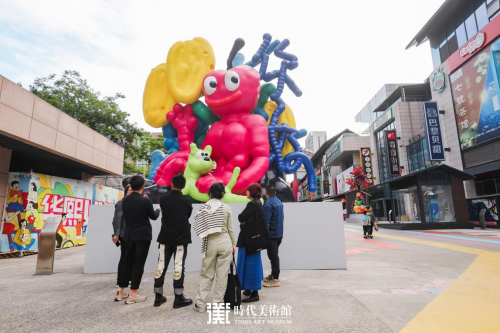 让艺术自由生长，赵燕女士大力支持华熙LIVE·528公共艺术