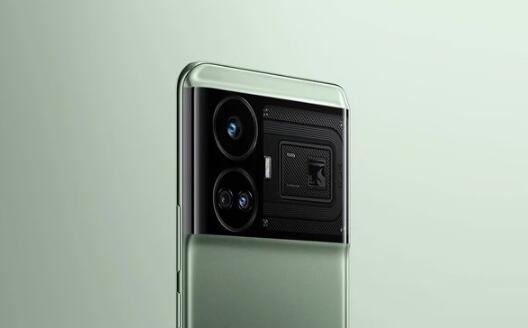 8月28日见！realme真我GT5外观设计预热：全球首款奇迹玻璃手机