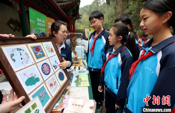 守护绿色生态 北京市属公园启动生物多样性保护科普宣传月